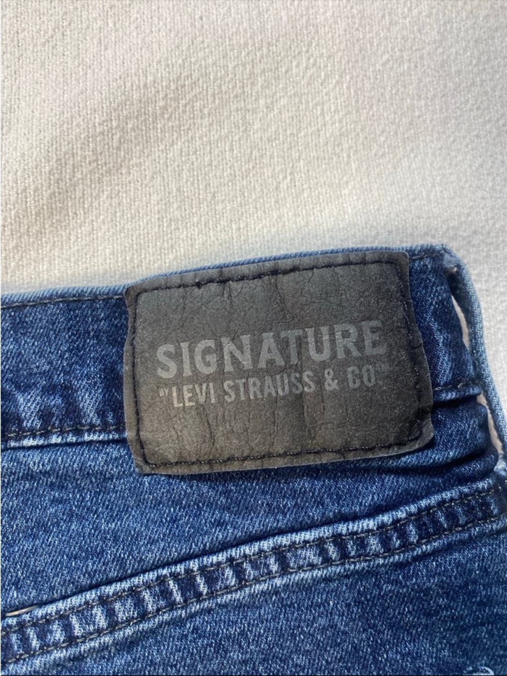 Levi's Men's Dark Blue Athletic Jeans with Black Patch